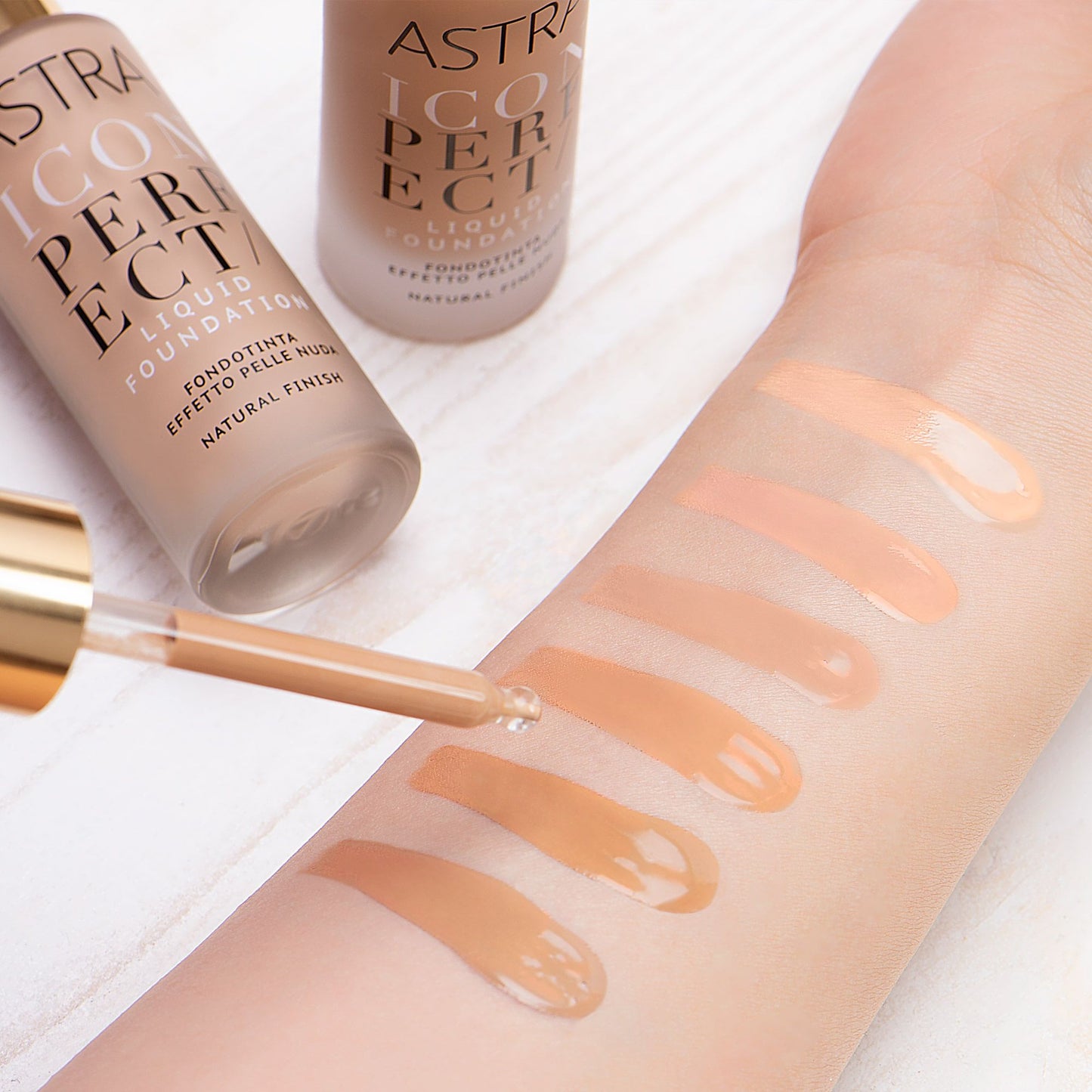 SARA COSMETIC SRL Astra Fondotinta e correttori Astra - Fondotinta liquido ICON PERFECT LIQUID